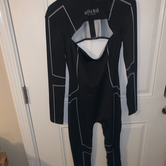 Milano Di Rouge Suit - Picture 2 of 6